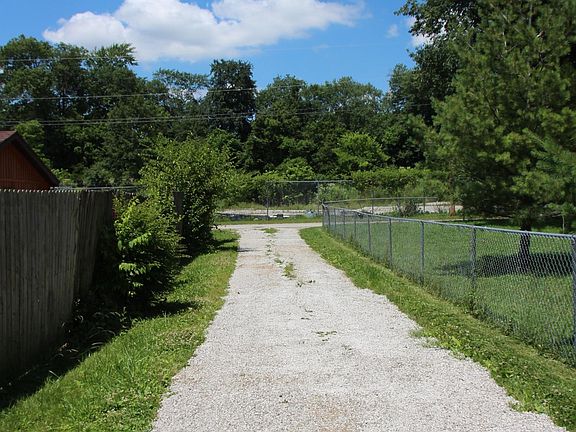 Private driveway to back