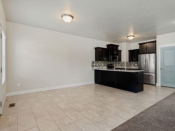 4th image of 1616 N Catagena Way