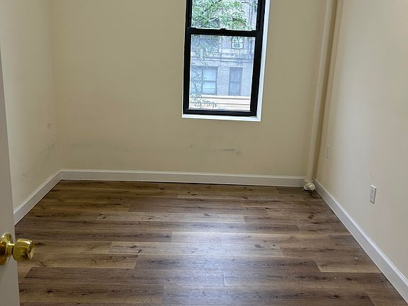 5th image of 407 Audubon Ave APT 2A