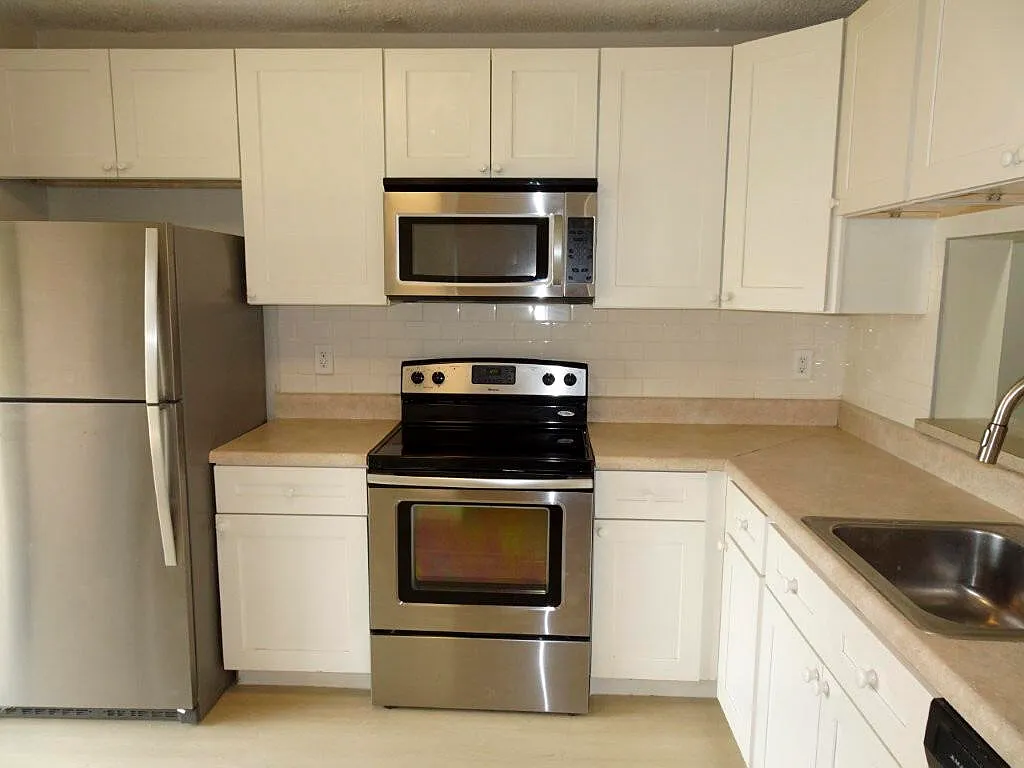2 bed, 2.0 bath, 1200 sqft, $2,600 — Photo 3