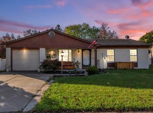 22115 Derby Rd, Woodhaven, MI 48183