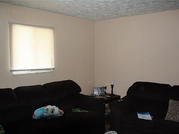 2nd image of 1021 N Mount St