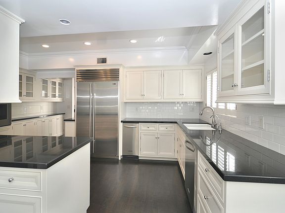 4th image of 420 S Spalding Dr #A
