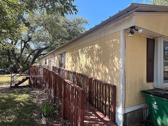 4th image of 2501 Sumac Ln