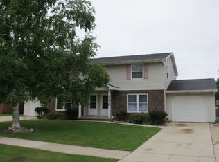 486 N Good Hope Rd, De Pere, WI 54115