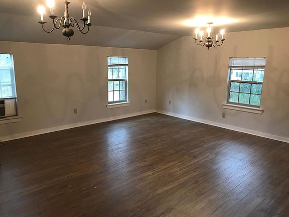 5th image of 28 Woodland Way