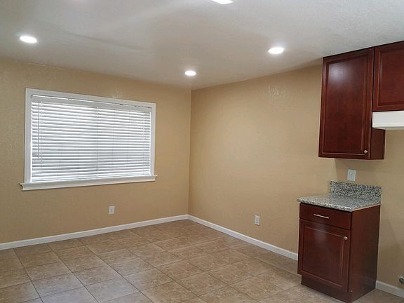 2nd image of 1825 E 64th St #B