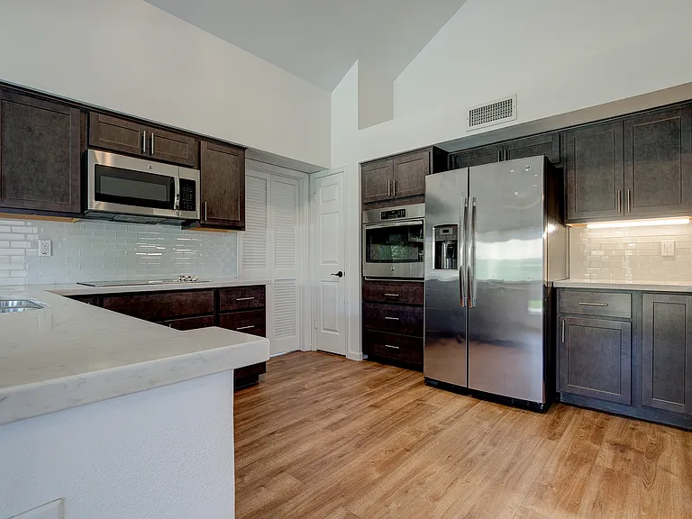 1945 E Velvet Dr — Photo 22