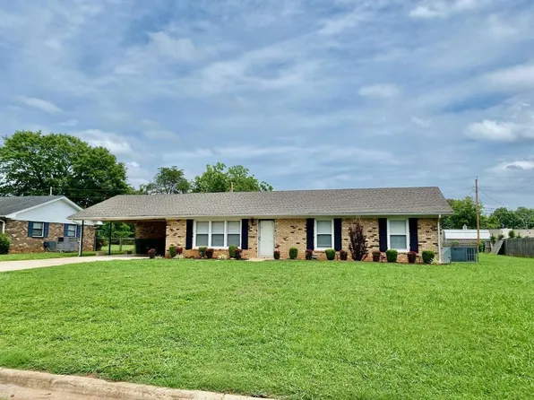 1407 Windsor Dr, Tuscumbia, AL 35674