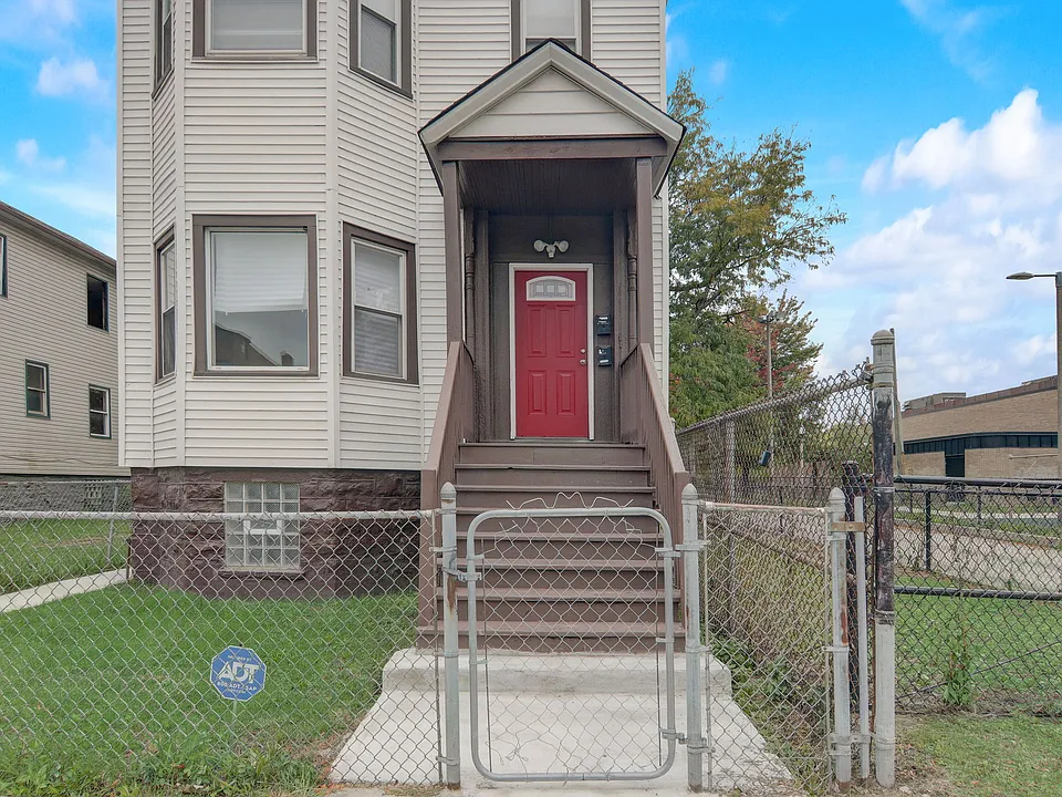 5720 S Princeton Ave #2