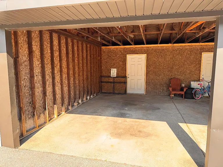 15500 Clovernook Dr — Photo 12
