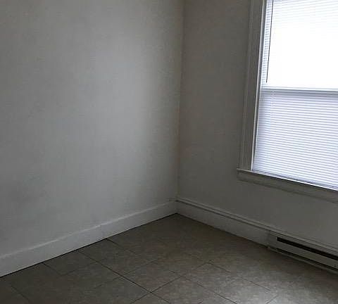 5th image of 1112 W Sharp Ave #B
