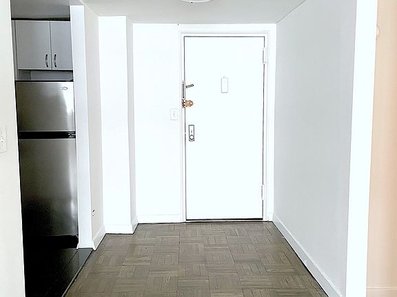 3rd image of 219 E 69th St APT 12F