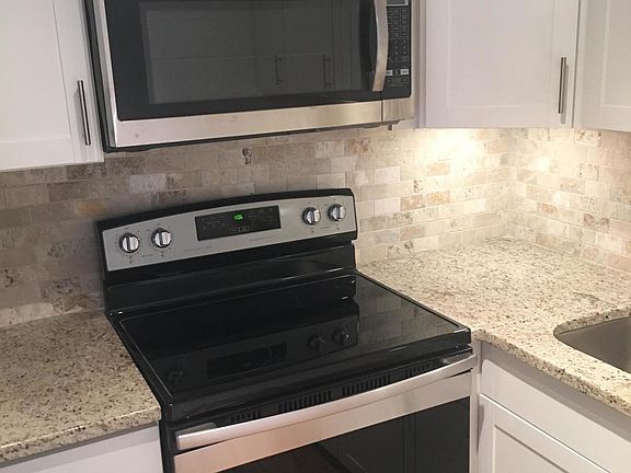 2nd image of 210 Waltham I
