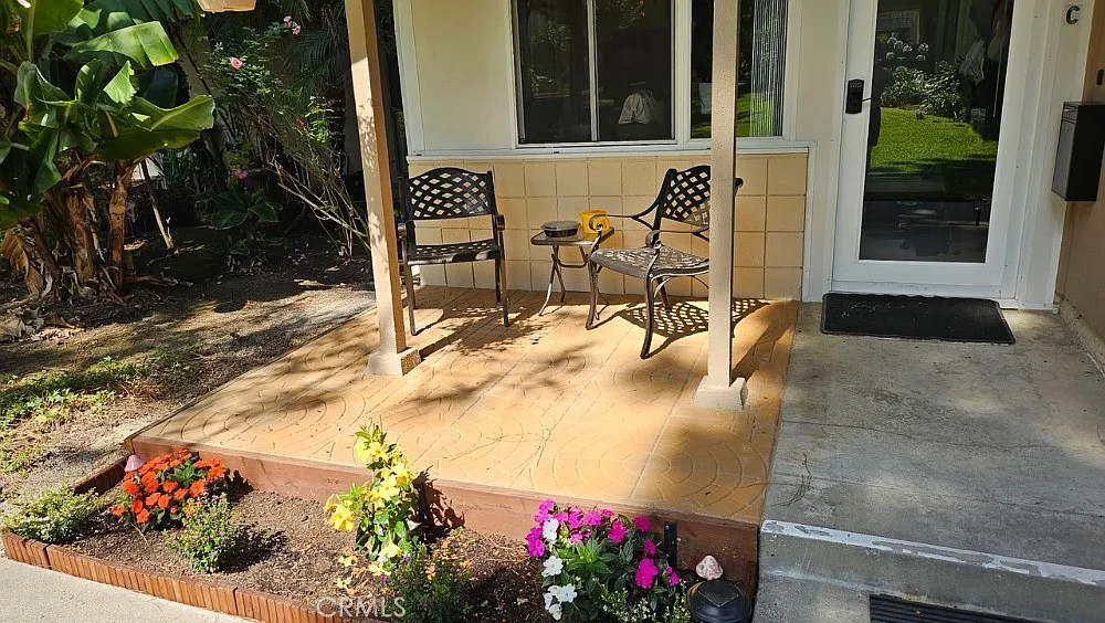 2 bed, 850 sqft, $2,700 — Photo 2