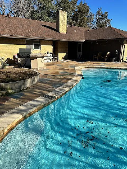 4 bed, 2.5 bath, 2328 sqft, $3,100 — Photo 3