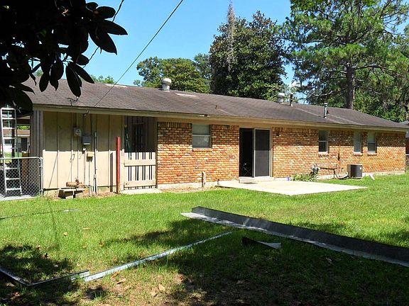 2nd image of 132 SE Olustee Ave