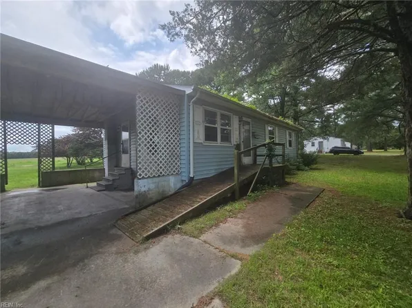 22284 Medicine Springs Rd, Courtland, VA 23837