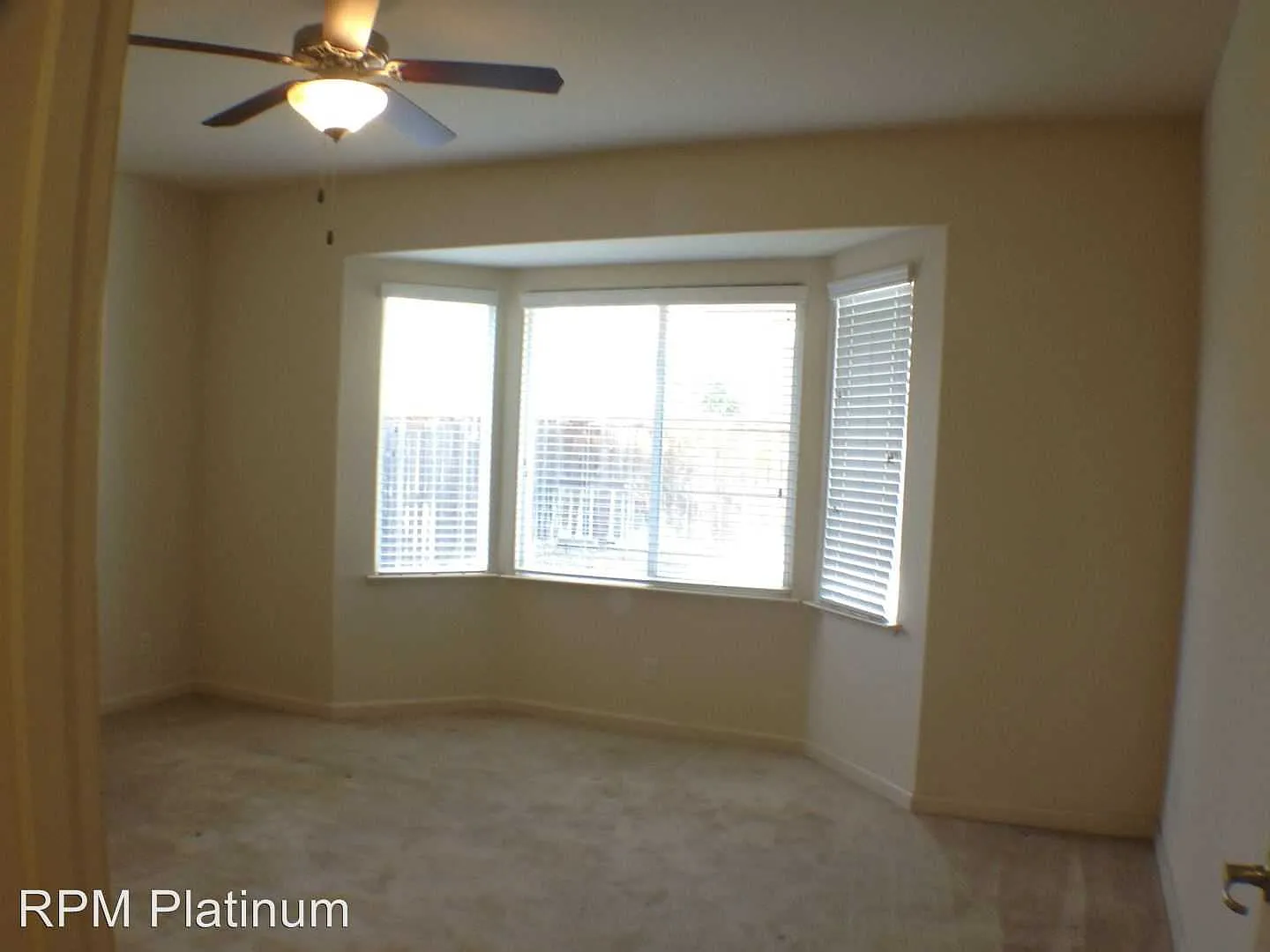 4043 Heritage Ln photo 1
