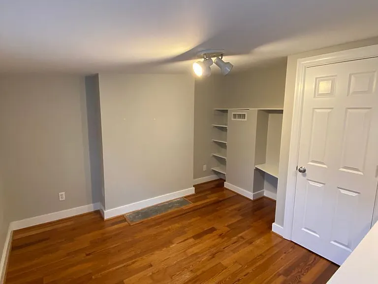 729 Catherine St — Photo 25