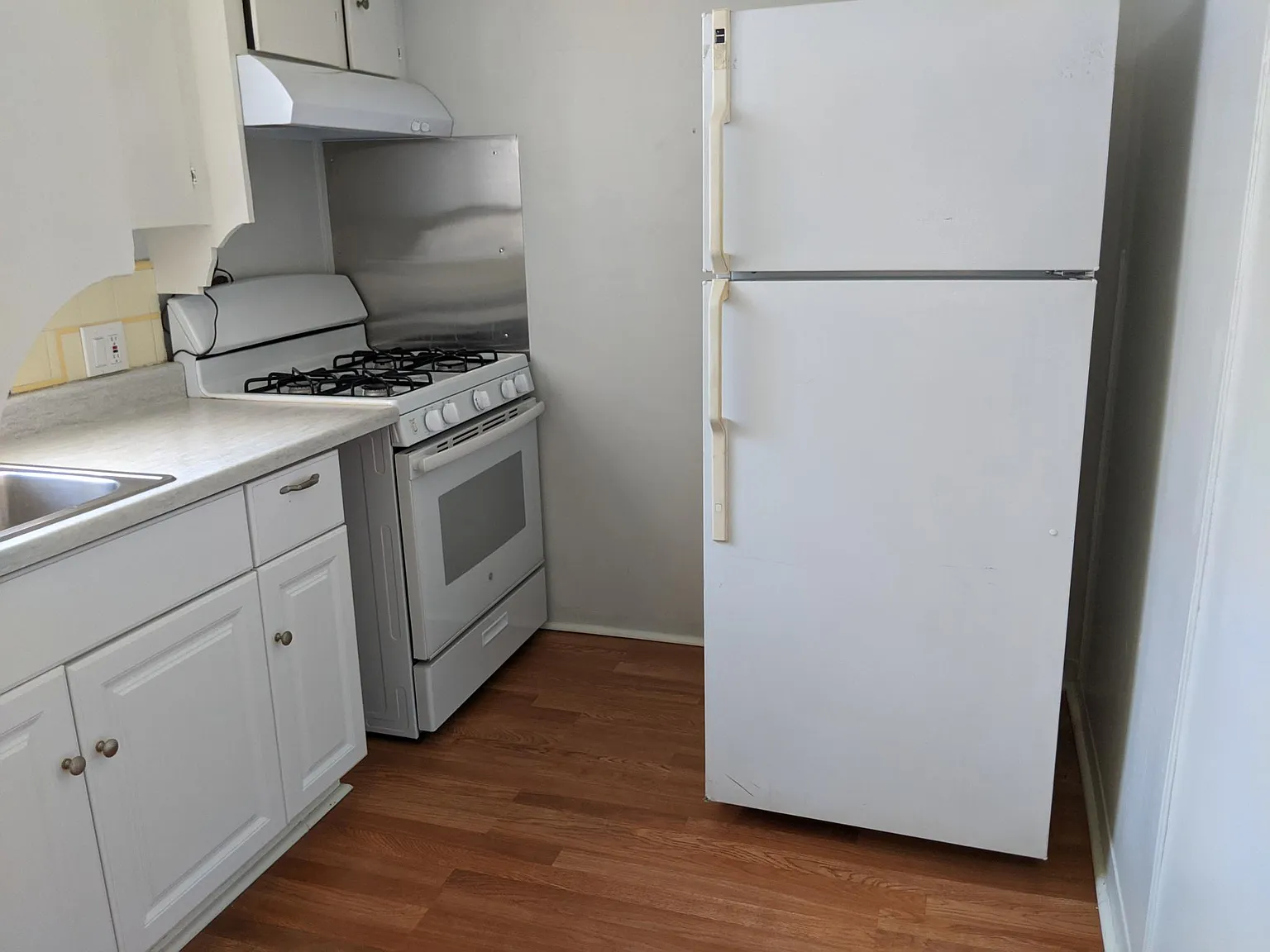 Studio, 530 sqft, $1,900 — Photo 3