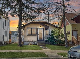 879 19th Ave SE, Minneapolis, MN 55414