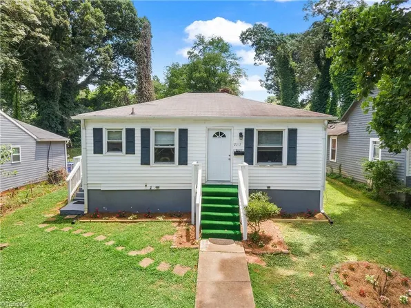 2017 Dacian St, Winston Salem, NC 27107