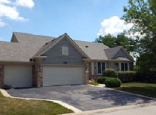 4 Long Cove Ct, Lake In The Hills, IL 60156