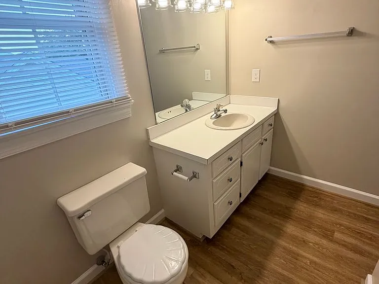 2421 Sexton Rd — Photo 32