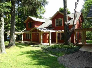 906 Randall Rd, Niskayuna, NY 12309