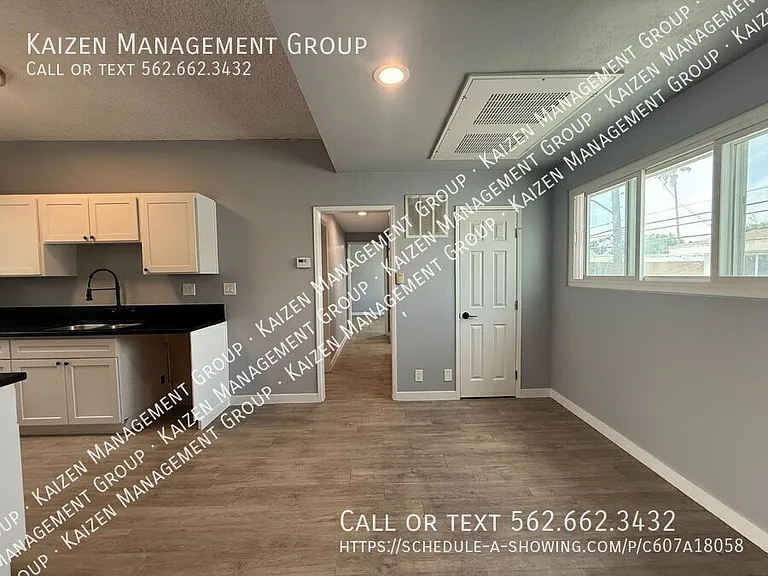 10207 Crenshaw Blvd #4 — Photo 5