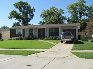 1390 Madison Ln, Florissant, MO