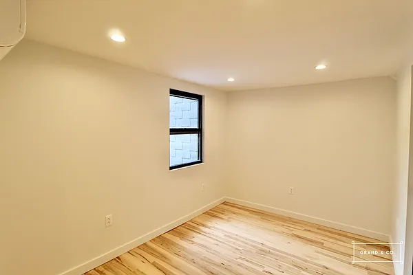 Rented by Grand & Co. | media 7