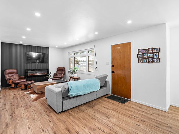 4th image of 114 Campion Cres