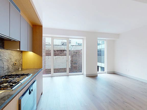 3rd image of 101 W 14th St APT 4F