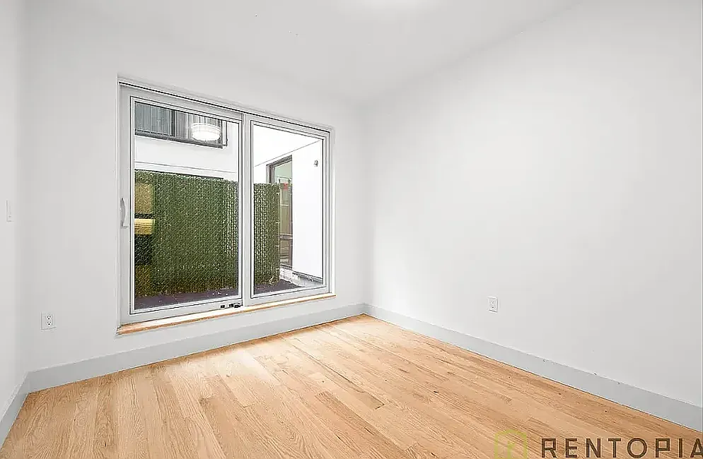 319 Lenox Road — Photo 2