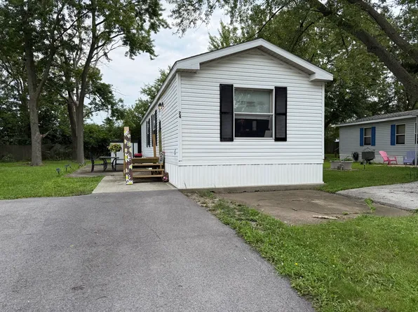 24 Big Chief Dr, Bourbonnais, IL 60914