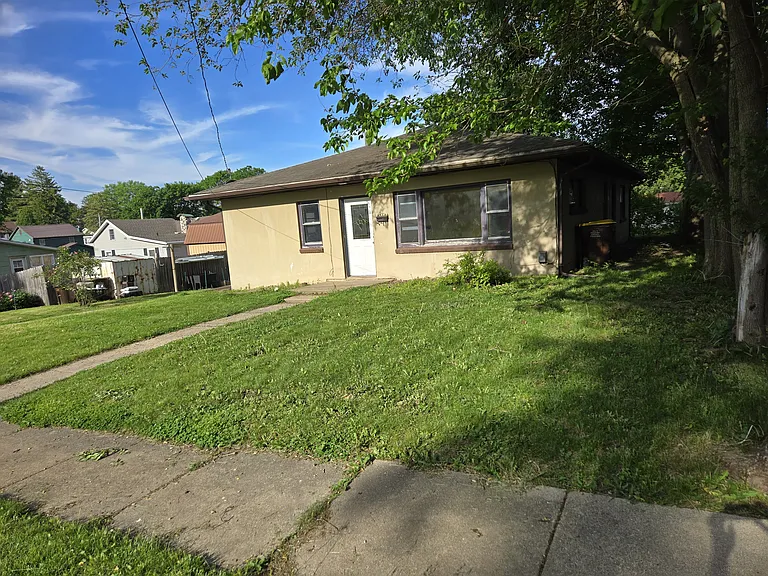 1117 S Saxby Ave — Photo 10
