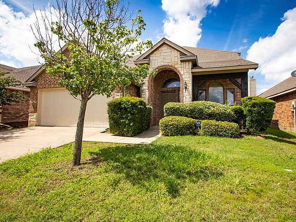 2nd image of 2804 Bentwood Way