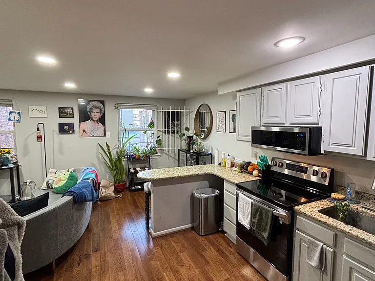 713 Walnut St #3R — Photo 7