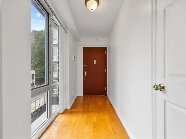 139-30 34th Avenue image 17 of 20