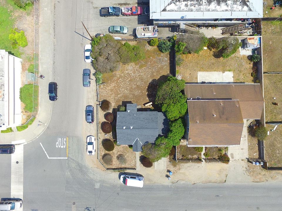 2nd image of 211 Palm Ave