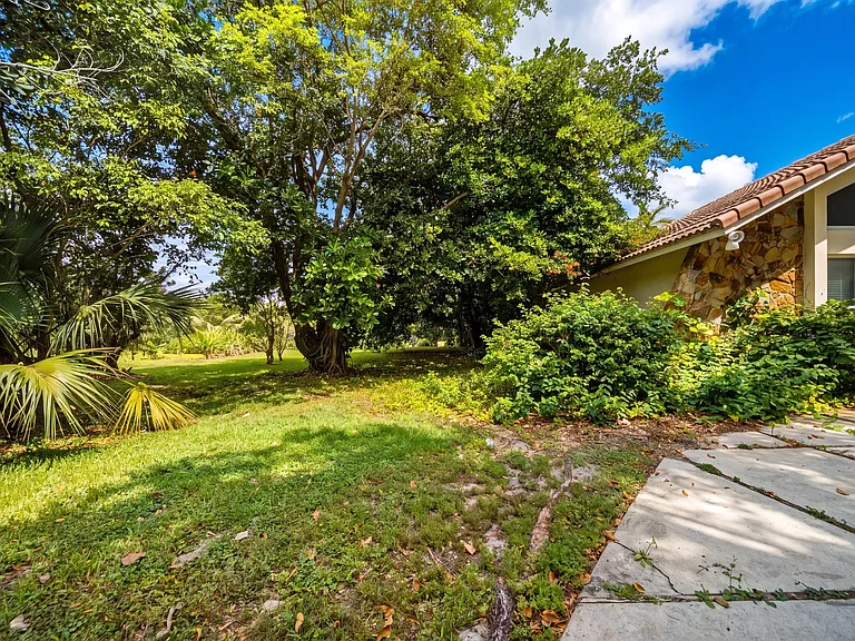 4020 NW 101st Dr — Photo 45
