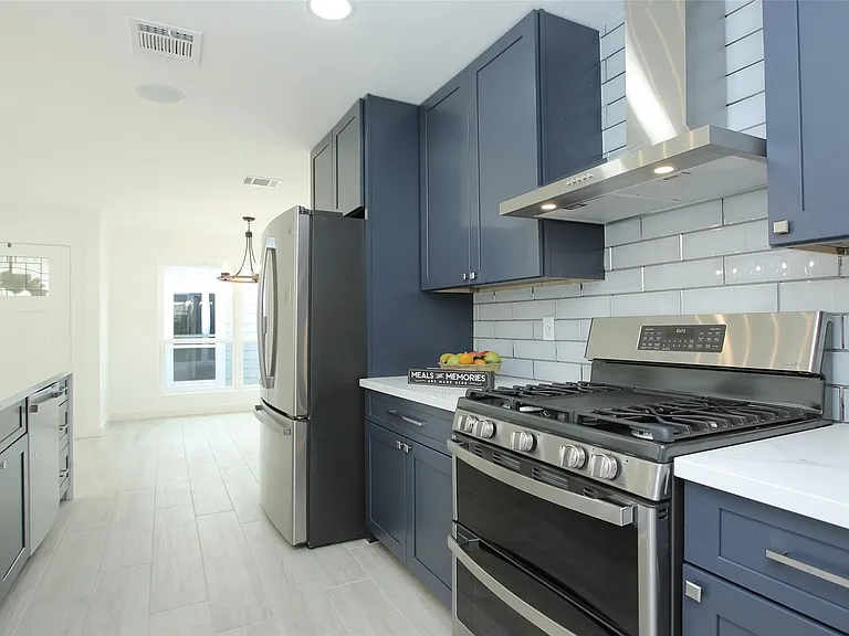 8518 Furlong Ln — Photo 17