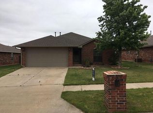 325 SW 39th St, Moore, OK 73160