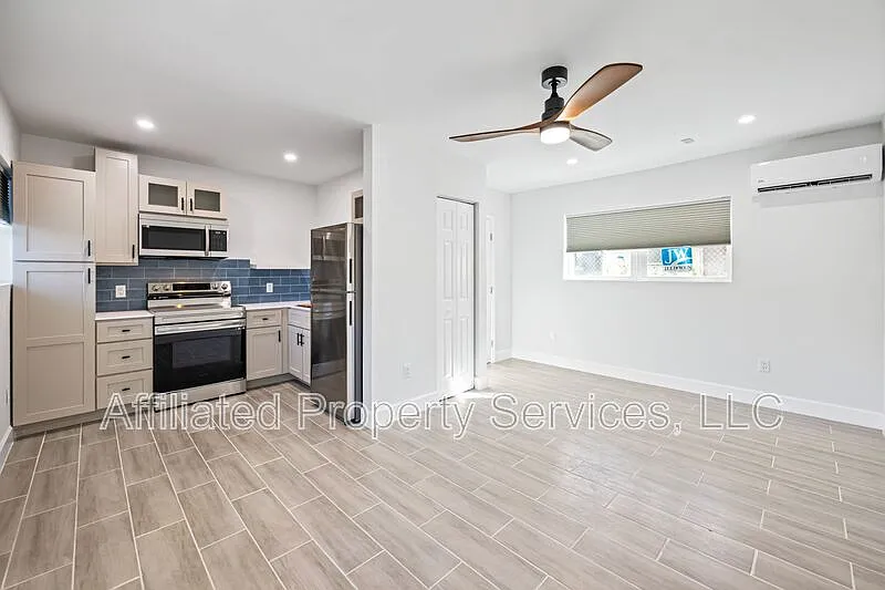Studio, 1.0 bath, 430 sqft, $1,395 — Photo 4