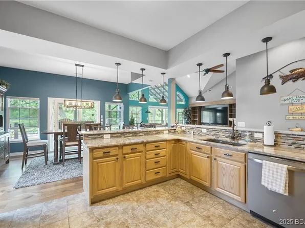 205 Northshore Dr, Gravois Mills, MO 65037