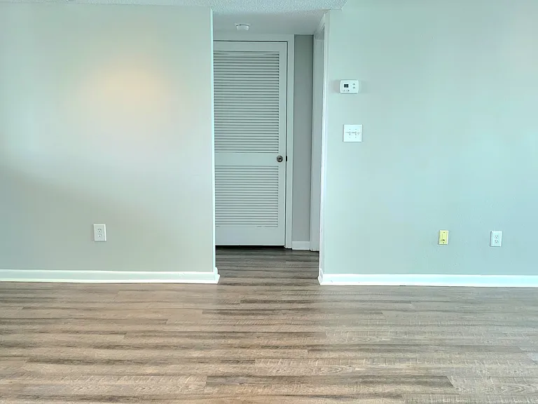 Somerset Oceanside Apartments — Photo 23