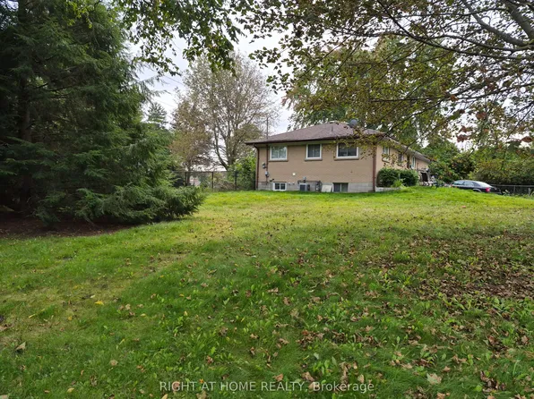 125 Riverglen Dr, Georgina, ON L4P 2R3