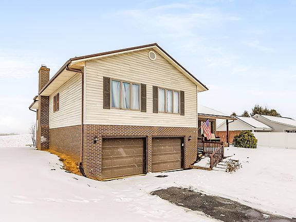 3rd image of 3858 Bainbridge Dr